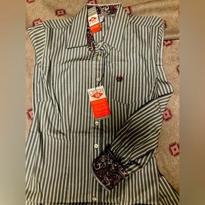 Large brand new cinch button up shirt.